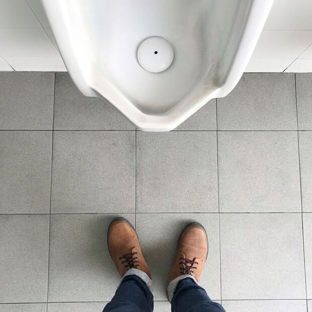 5 Mal pro Tag geht ein Mann in der Regel zur Toilette
