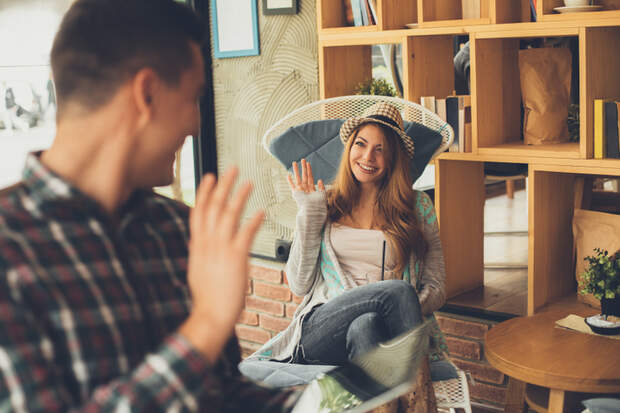 An der Körpersprache erkennen Sie die Flirtbereitschaft