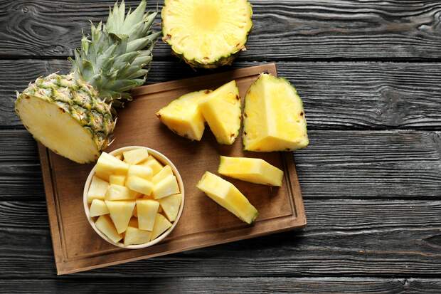Ananas ist der perfekte Snack bei Hitze