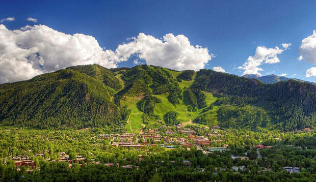 Aspen liegt mitten in den Rocky Mountains und gilt als reichster Ort der USA