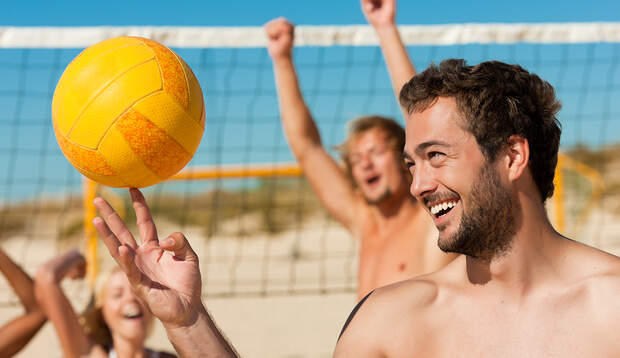 Baggern, werfen, schlagen: Bleiben Sie am Ball!