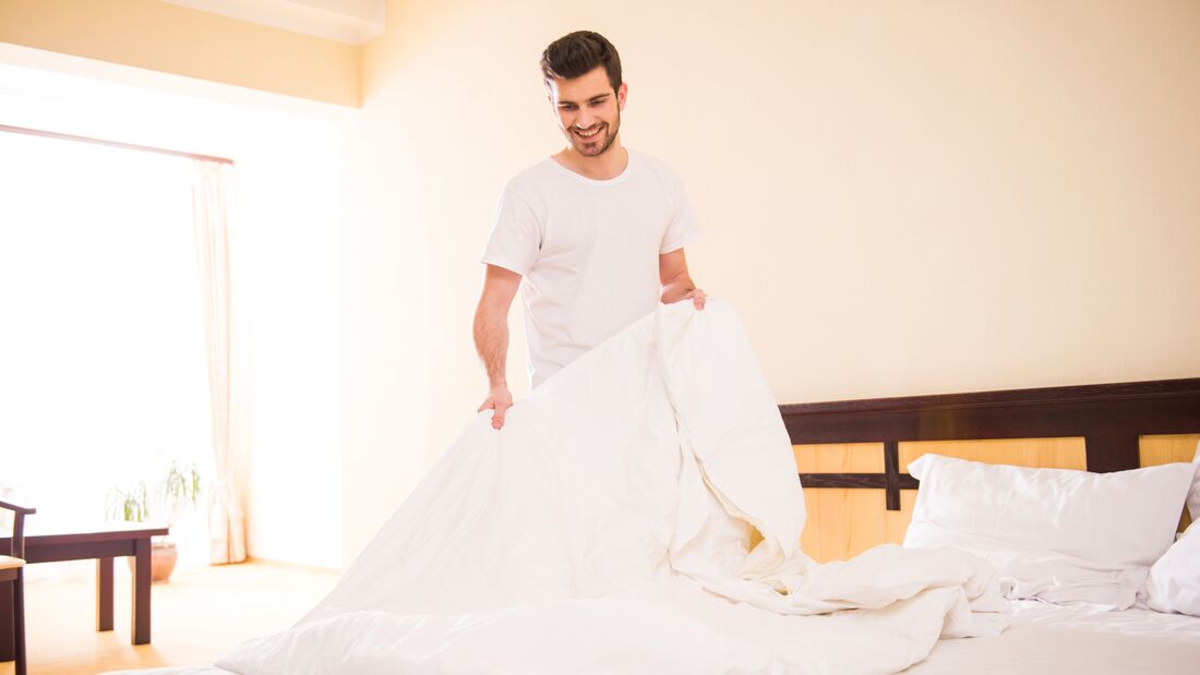 Bettmilben lieben warme-feuchte, stoffbezogene Orte: das Bett ist ihr idealer Rückzugsort