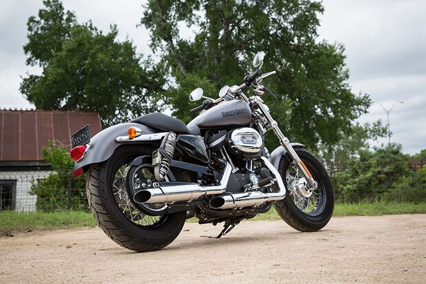 Cruiser und Chopper 2015 / 2016: Harley Davidson Sportster 1200 Custom