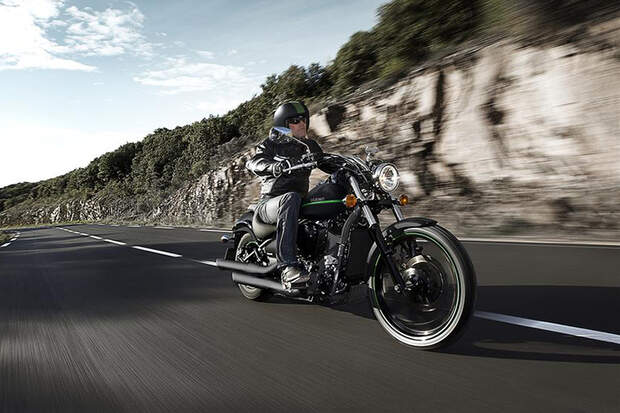 Cruiser und Chopper 2015 / 2016: Kawasaki Vulcan 900 Custom