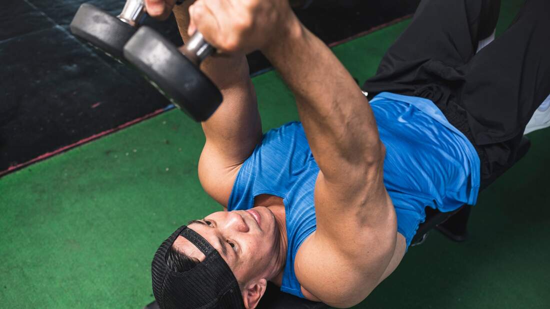 French Press die Übung für einen massiven Trizeps MEN'S HEALTH