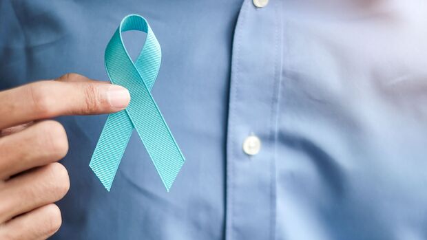 Die blaue Schleife ist das Prostatakrebs-Bewussteinssymbol