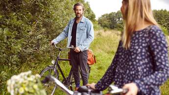 Die coolsten Jeansjacken für Männer / Sommer 2023 / Mara Ohlsson Getty Images