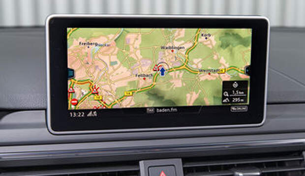 Die kleine MMi-Navigation hat alles wichtige, ist mit 1.480 Euro viel billiger als das große Navi (2.680 Euro).