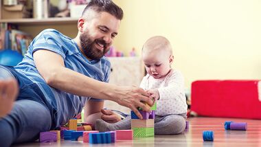Die wichtigsten Lebensphasen für Väter: Spiele, spielen, spielen!