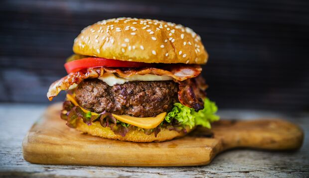 Ein Burger vom Grill nicht nur viel gesün­der, sondern auch sensationell lecker
