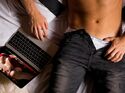 Ein Hauptsymptom der Sexsucht ist ein hoher Konsum von Internetpornos