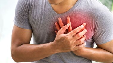 Ein Herzinfarkt kann Männern auch in jungen Jahren passieren