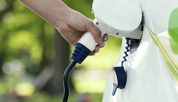 Elektroautos und alternative Antriebe: Strom tanken und ab geht's
