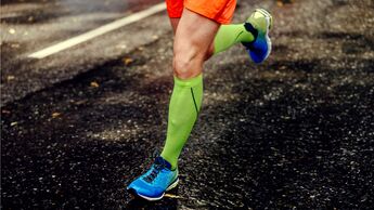 Enge Hosen verbessern die Leistungsfähigkeit von Läufern
