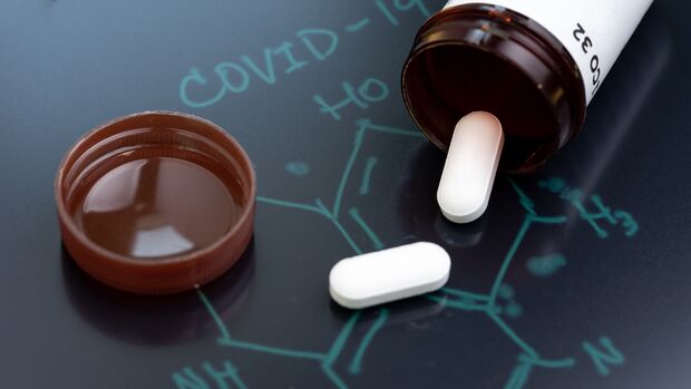 Forscher prüfen, ob sich in einem bereits zugelassenen Arzneimittel eine gegen Covid-19 wirksame Substanz befindet