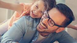 Horizontal Parenting: Die Kinder werden bespaßt, während man selbst die Füße hochlegt