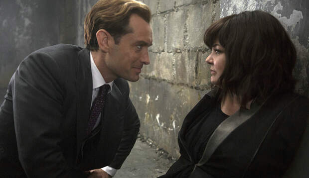 In „Spy: Susan Cooper Undercover” macht sich Melissa McCarthy als übergewichtige CIA-Analystin über eitle Topspione und vorlaute Haudrauf-Agenten lustig