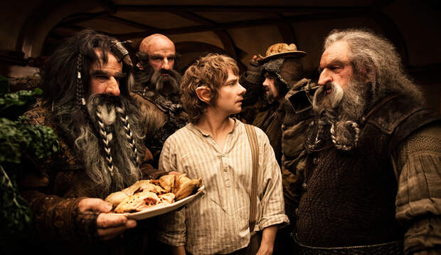 In der Der Hobbit – eine unerwartete Reise werden 13 Zwerge und ein kleiner Hobbit zu großen Actionhelden