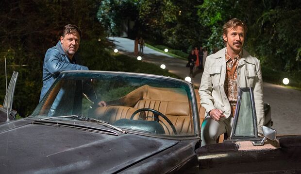 In der durchgeknallten Buddy-Komödie „The Nice Guys“ ermitteln Russell Crowe und Ryan Gosling als trottelige Schnüffler in der Pornobranche der 70er