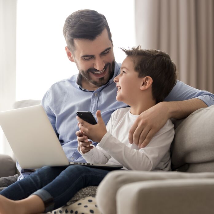 Kinder brauchen einen Vater, der mit ihnen gemeinsam das Internet erkundet und erklärt