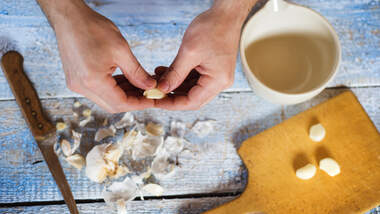 Knoblauch ist gesund, hinterlässt jedoch einen penetranten Geruch