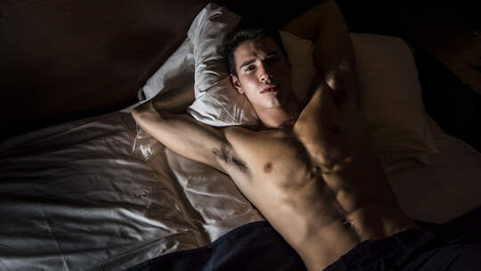 Mit diesen 6 Tipps schläfst du trotz Hitze gut ein