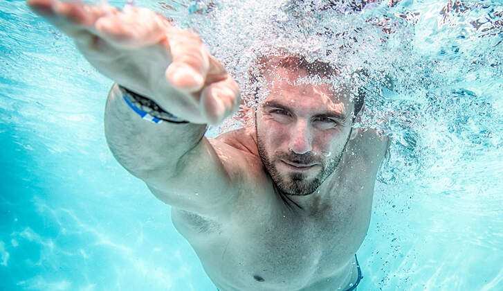 Gesund Schwimmen Das Sollten Sie Beachten Men S Health