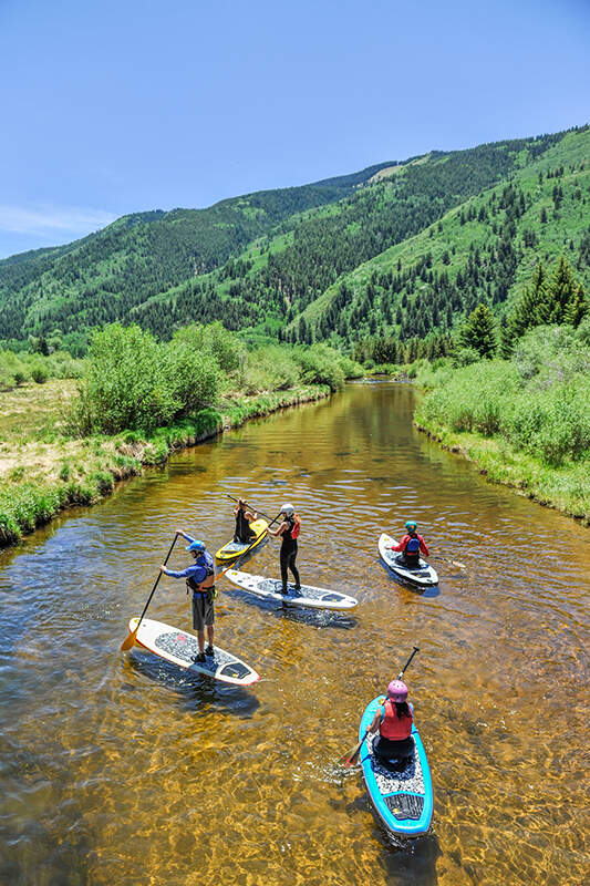 Outdoor-Sport: Stand up Paddling auf dem Roaring Fork River