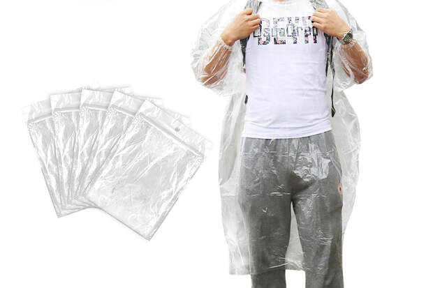 Regenanzug aus Plastik