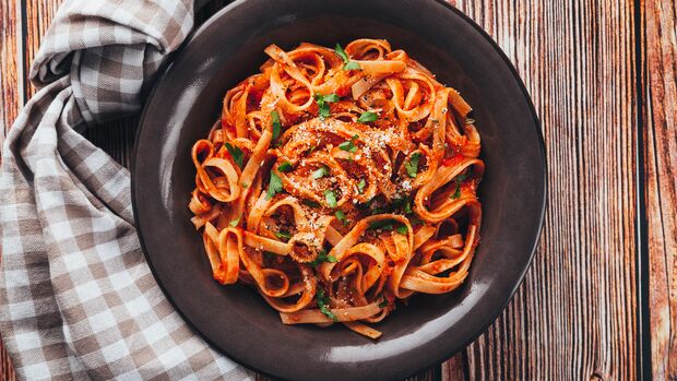 Rezepte für Fußballer: Pasta mit Tomatensoße