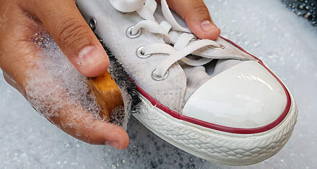 Schuhe richtig pflegen Sneaker