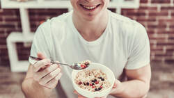 So enthält dein Oatmeal noch mehr Eiweiß
