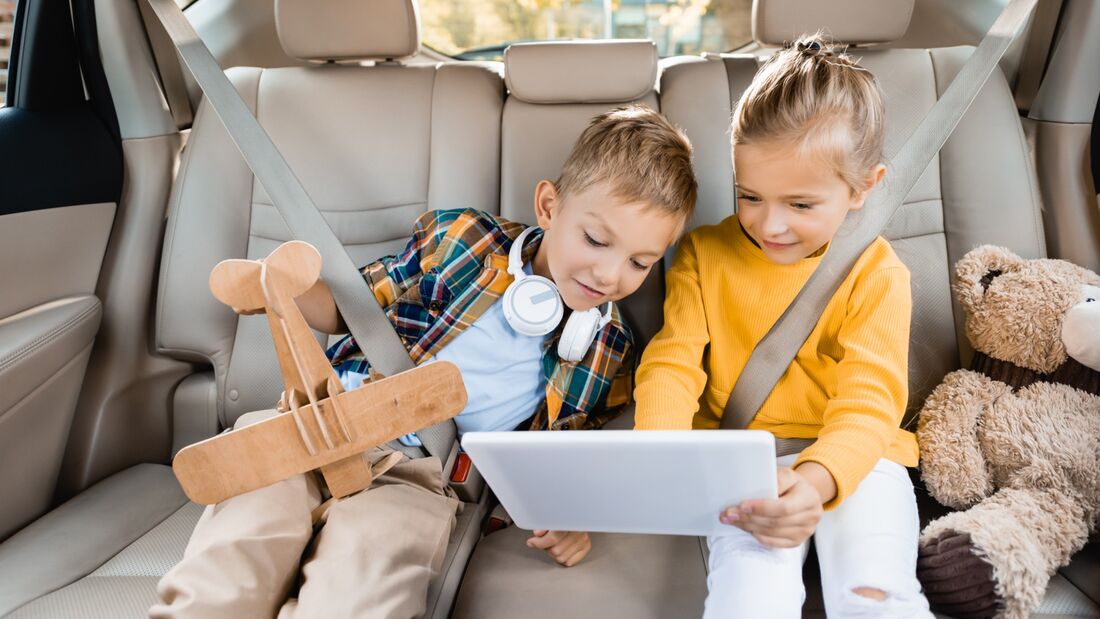 So gestaltest du lange Autofahrten kinderfreundlich