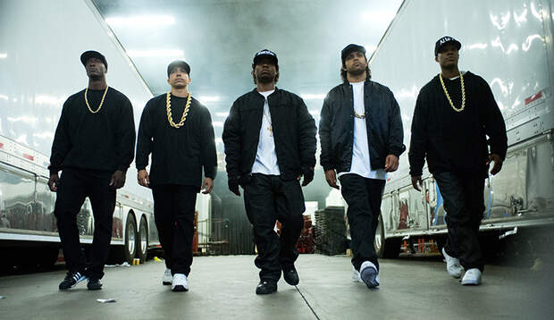 Straight Outta Compton ist ein eindringlicher und packender Film über die Rap-Szene der US-Westküste