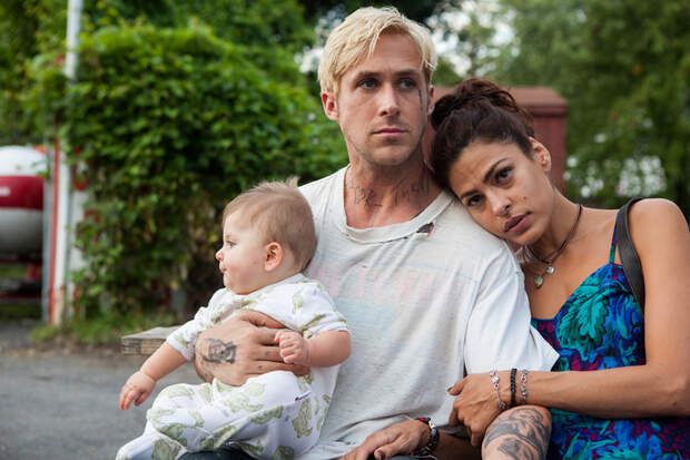 Stuntfahrer Luke (Ryan Gosling) erfährt, dass er mit Romina (Eva Mendes) einen Sohn hat