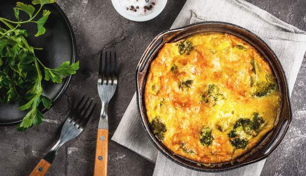 Super lecker und schnell zubereitet: Frittata mit Nudeln vom Vortag