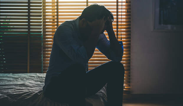 Überlastung, Bore-Out, Mobbing, mangelnde Anerkennung – es gibt viele Gründe, warum man es morgens nicht mehr schafft motiviert aufzustehen