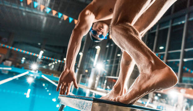 Vergessen Sie vor dem Sprung ins Wasser nicht die Aufwärm-Übungen
