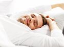 Wer die Schlafphasen clever nutzt, profitiert besser vom Tiefschlaf und wacht erholter auf