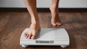 Wie viel Gewicht kannst du in einer Woche auf gesunde Weise wirklich abnehmen?