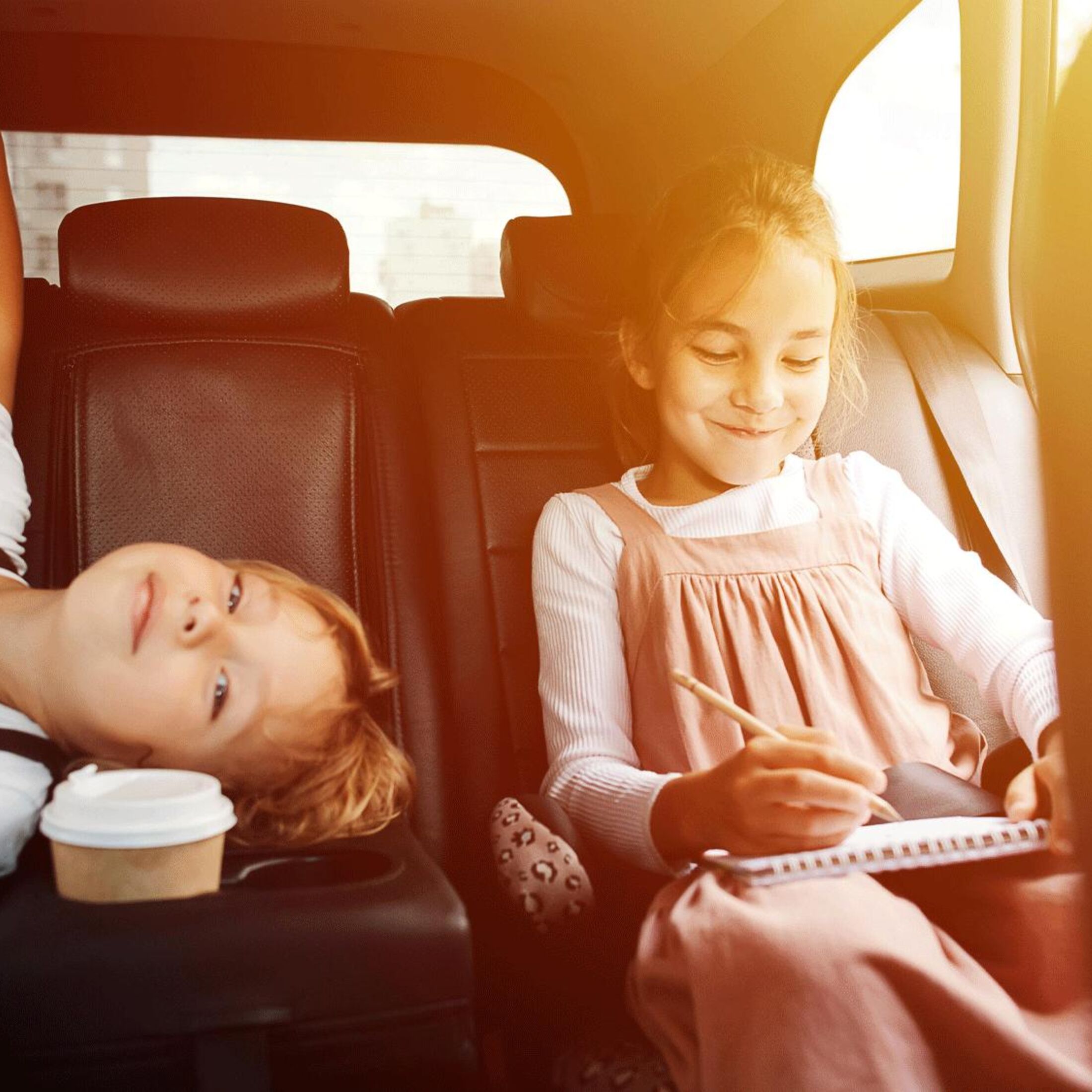 Lange Autofahrten mit Kindern: So verläuft's entspannter