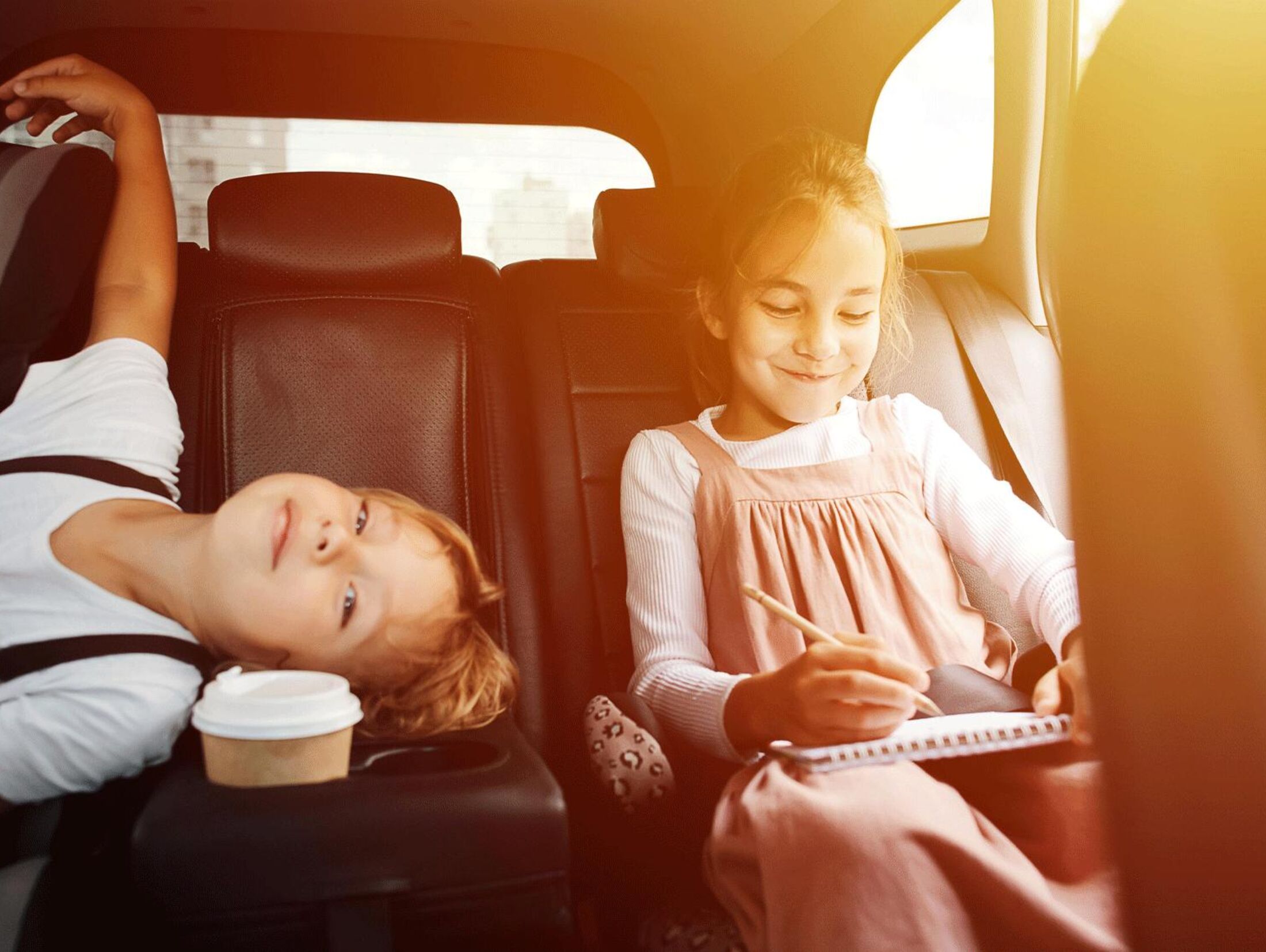 Lange Autofahrten mit Kindern: So verläuft's entspannter