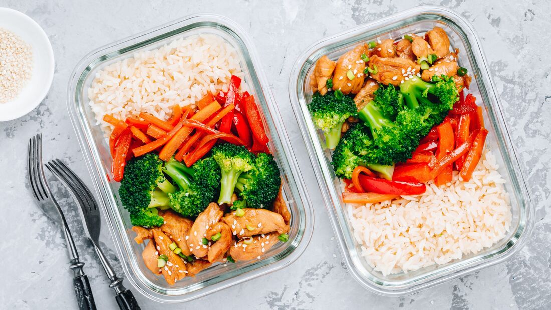 3 leckere Varianten "Huhn mit Reis" für dein Post-Workout-Meal