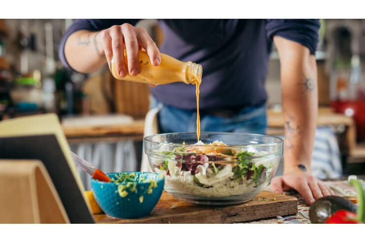 5 Rezepte für ein gesundes Salatdressing | MEN&amp;#39;S HEALTH